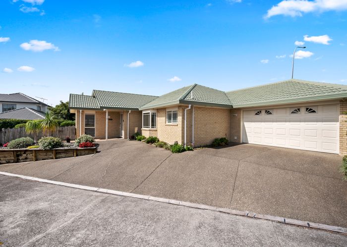  at 21 Thirlmere Rise, Northpark, Auckland