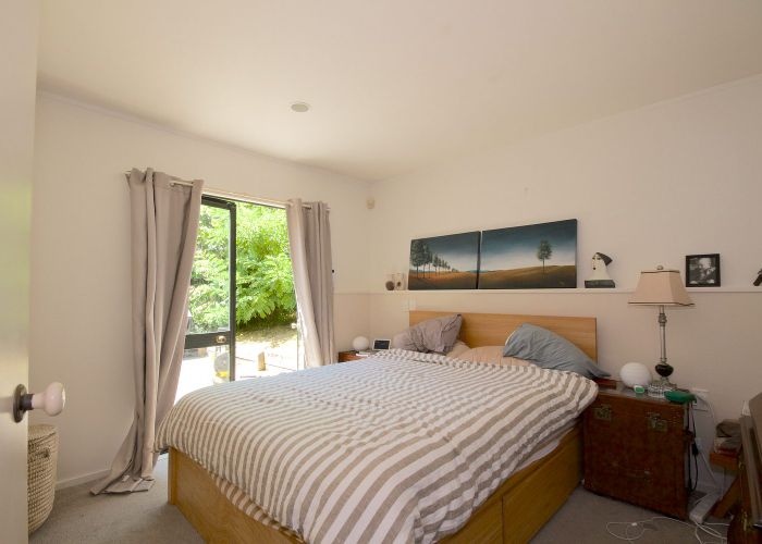  at 1/4 Valley Road, Northcote, Auckland
