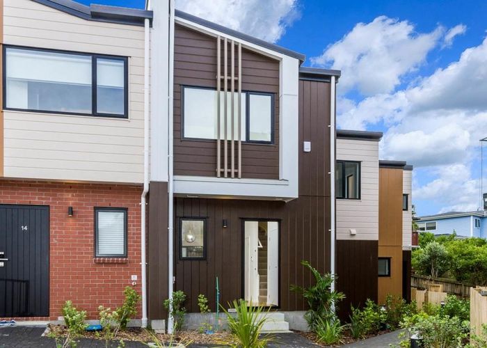  at 15/26 Springvale Drive, Fairview Heights, Auckland