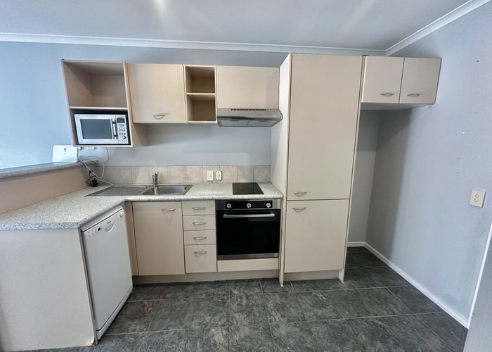  at 11/5 Carolina Place, Albany, North Shore City, Auckland