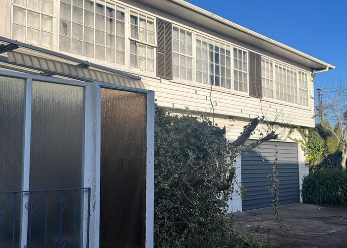 at 4 Millen Avenue, Pakuranga, Manukau City, Auckland