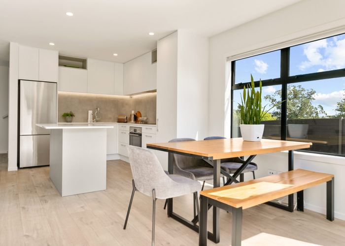  at 16F Cradock Street, Avondale, Auckland