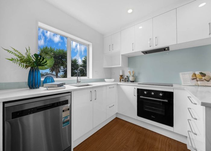  at 13A Gosford Drive, Botany Downs, Manukau City, Auckland