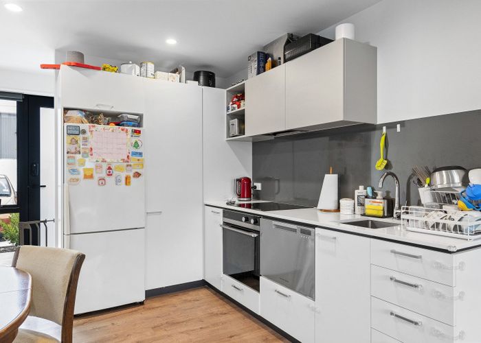  at 2/30 Frederick Street, Waltham, Christchurch City, Canterbury