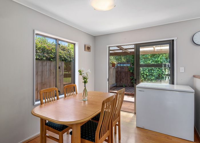  at 2 William Hadlow Place, Hatfields Beach, Orewa