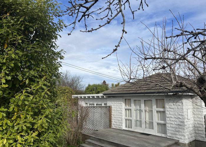  at 35 Greendale Avenue, Avonhead, Christchurch City, Canterbury