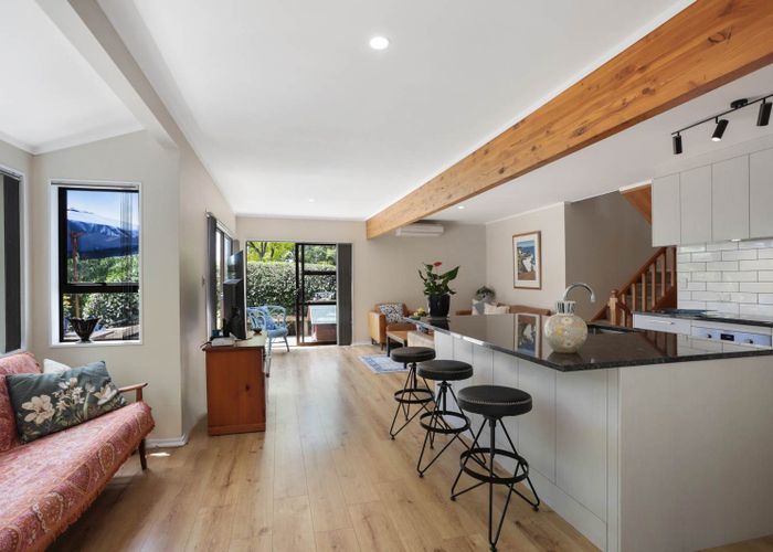  at 4 Milwaukee Place, Glendene, Waitakere City, Auckland