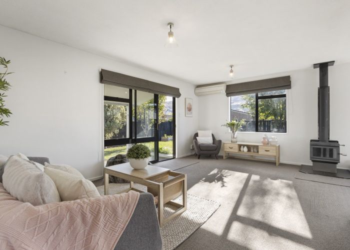 Free property data for 12 Cornish Place, Cromwell homes.co.nz