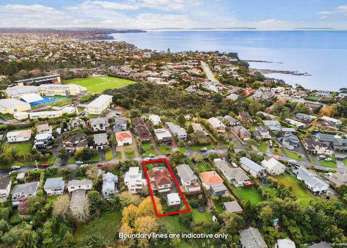  at 30 Peter Terrace, Castor Bay, Auckland