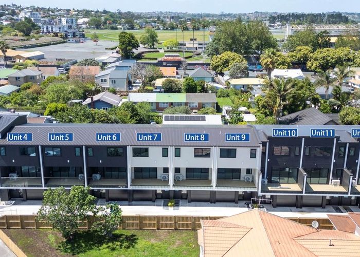  at 8/130 Rosebank Road, Avondale, Auckland