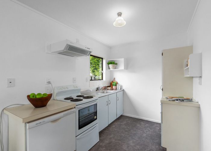 at 4B Grainger Road, Te Atatu South, Waitakere City, Auckland