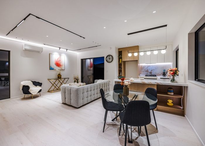  at 7/4 Bingara Place, Favona, Auckland