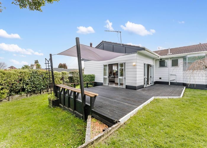  at 8 Houston Place, Bayview, North Shore City, Auckland