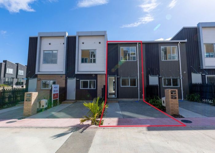  at 5 Wharetana Crescent, New Lynn, Waitakere City, Auckland