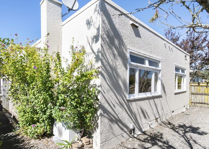  at 180 College Street, Awapuni, Palmerston North, Manawatu / Whanganui