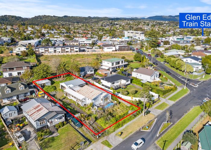  at 25 Clayburn Road, Glen Eden, Auckland