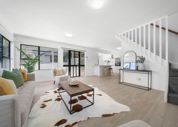  at 2/16 Moxham Grove, Massey, Waitakere City, Auckland