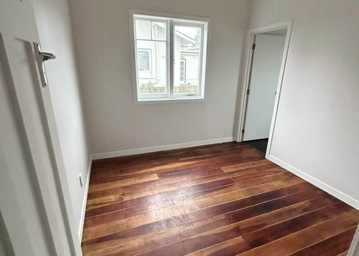  at 11 Vine Street, Mangere East, Manukau City, Auckland
