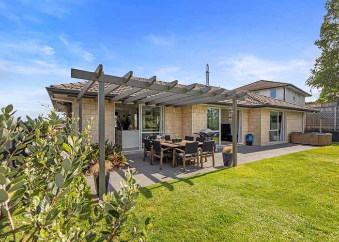  at 10 Carex Close, Pyes Pa, Tauranga