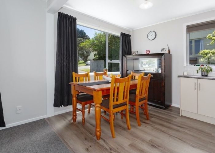  at 6 Carbine Place, Ascot Park, Porirua, Wellington