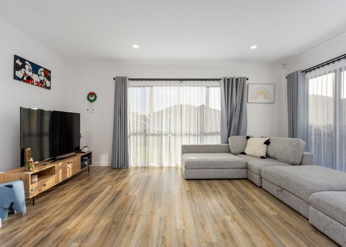  at 33 Johns Creek Crescent, Silverdale, Rodney, Auckland