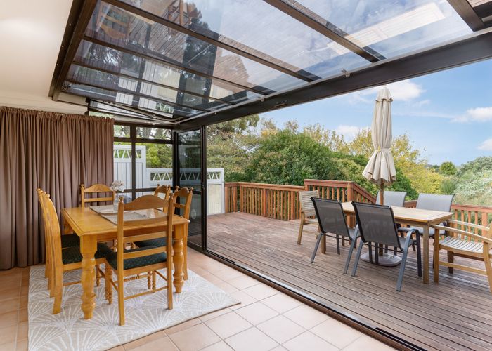  at 4 Lucas Place, Weymouth, Auckland