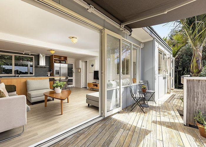  at 61 Seaview Road, Piha, Piha