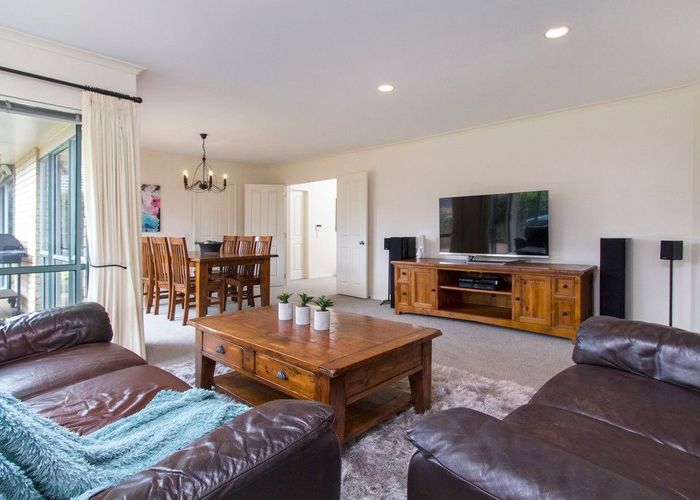  at 12 Eaglemont Drive, Dannemora, Manukau City, Auckland