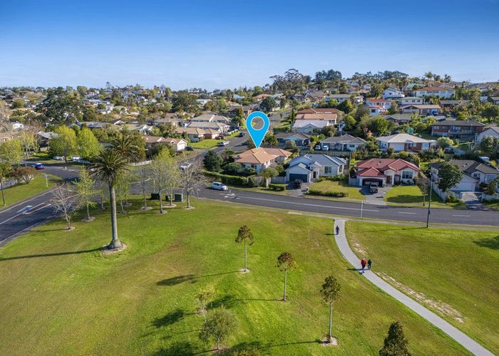  at 1 Bluebird Crescent, Unsworth Heights, North Shore City, Auckland