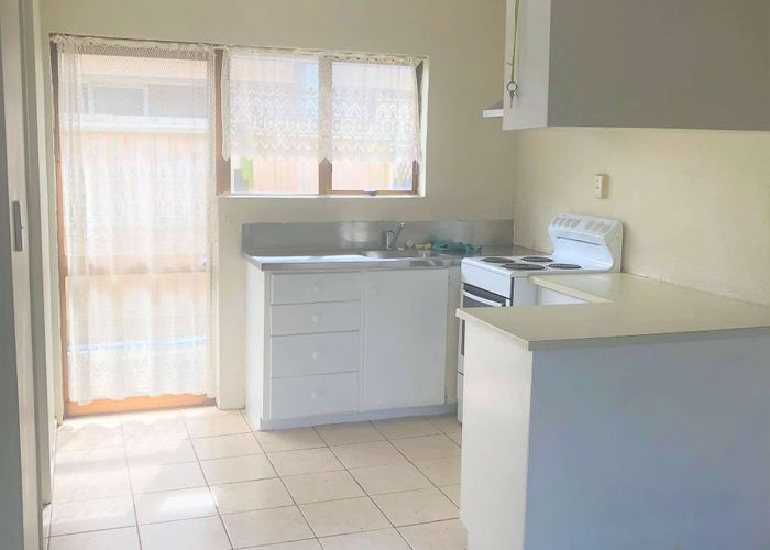  at 2/23 Aranui Road, Mount Wellington, Auckland