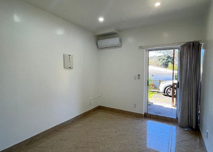  at 1/14 Blythe Place, Glendene, Waitakere City, Auckland
