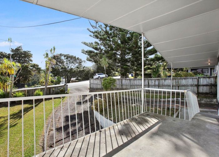  at 1/88 Island Bay Road, Beach Haven, North Shore City, Auckland
