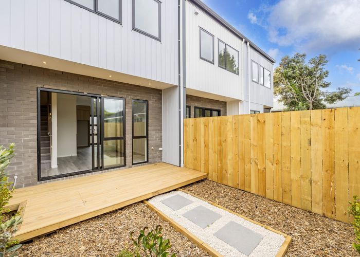  at 14D Durham Street, Te Atatu Peninsula, Waitakere City, Auckland