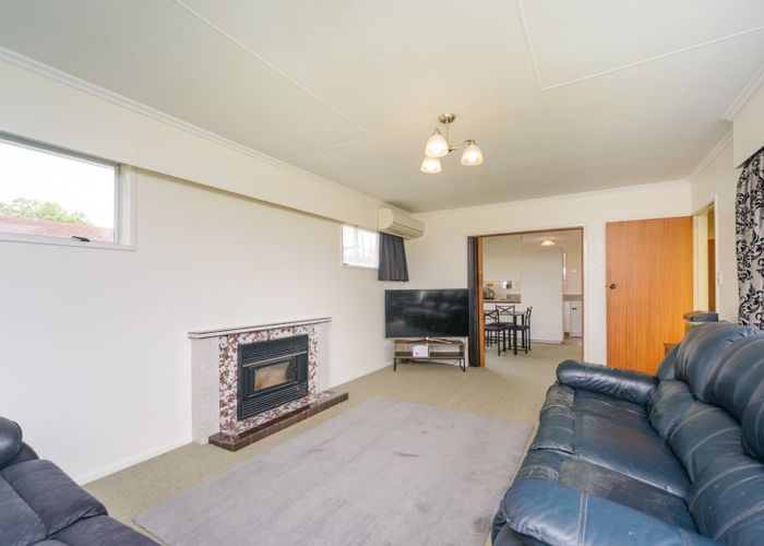  at 11 Raglan Avenue, Cloverlea, Palmerston North