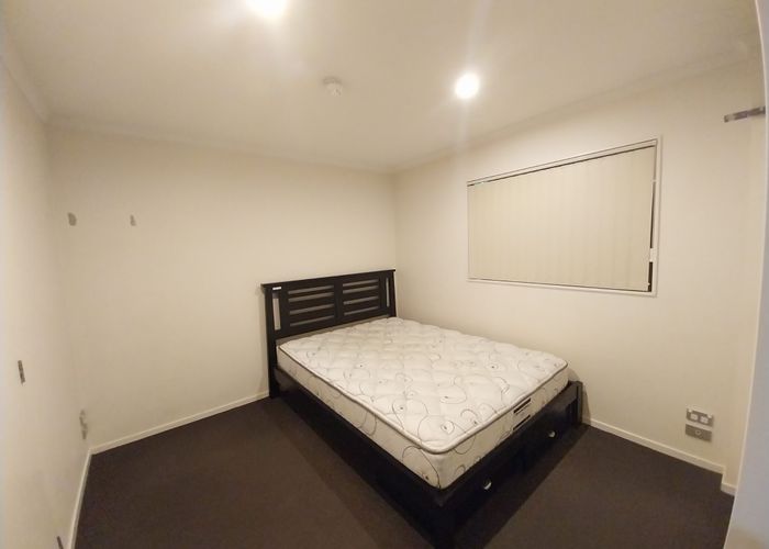  at 2/44 Clonbern Road, Remuera, Auckland