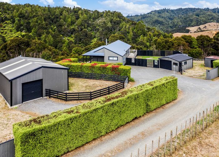  at 100F Axtens Road, Bombay