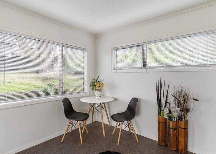  at 9A Pine Avenue, Henderson, Waitakere City, Auckland