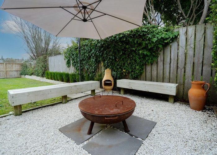  at 1/61 Kaurilands Road, Titirangi, Waitakere City, Auckland