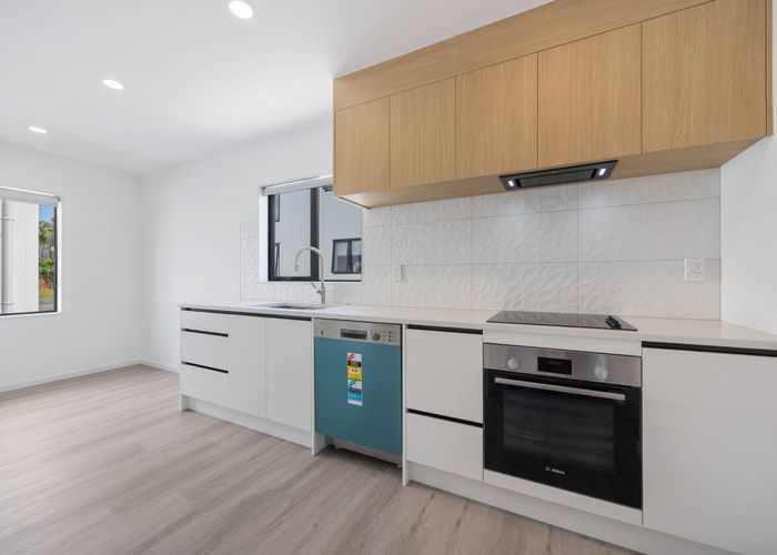  at 12E Elcoat Ave, Henderson, Waitakere City, Auckland