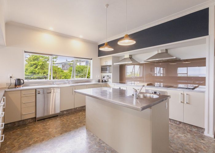  at 62 BEACH RD , PORANGAHAU