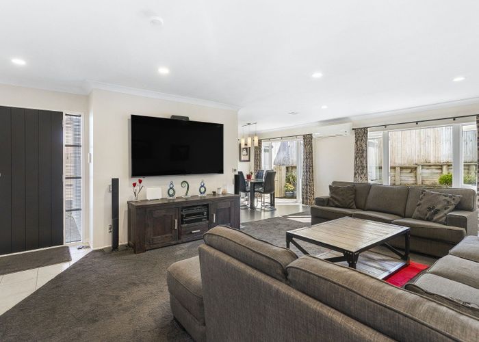  at 2/10 Vireya Court, Goodwood Heights, Manukau City, Auckland