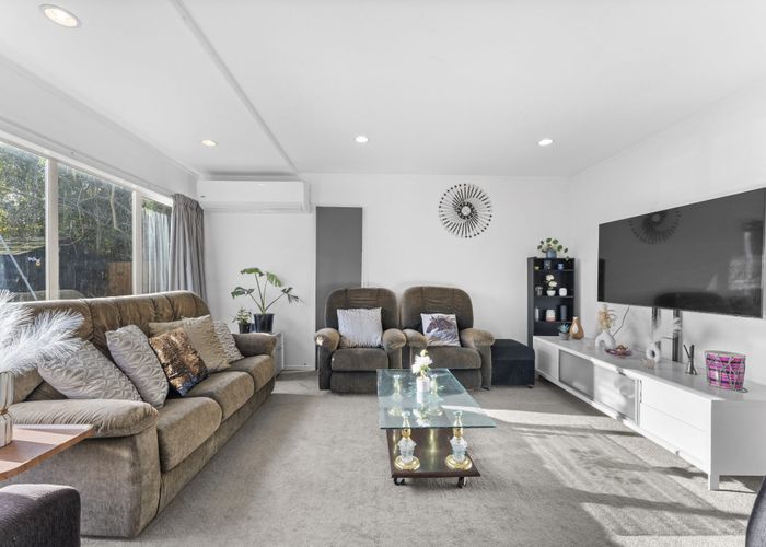 at 2/11 Marr Road, Manurewa, Manukau City, Auckland