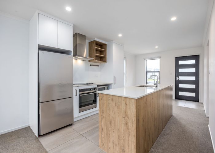  at 27 Houhora Street, Westgate, Waitakere City, Auckland