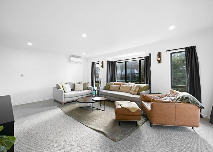  at 21 Nielsen Gardens, Rototuna, Hamilton, Waikato
