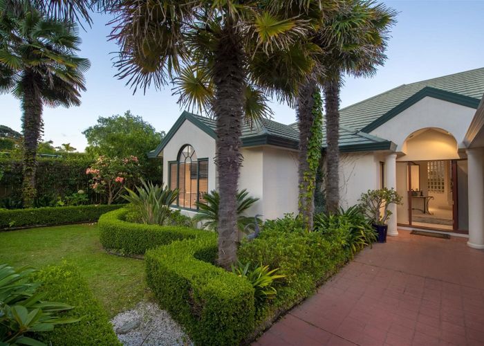  at 14 Hamana Street, Narrow Neck, Auckland