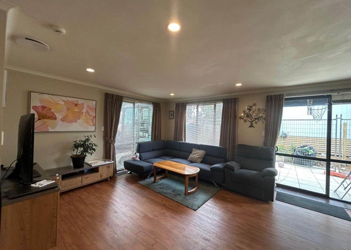  at 14 Secoia Crescent, Mangere, Auckland