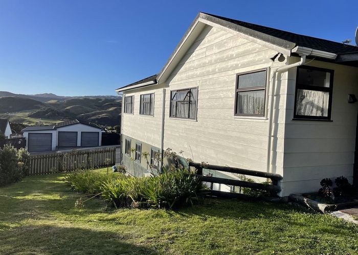  at 142 Mark Avenue, Grenada Village, Wellington, Wellington