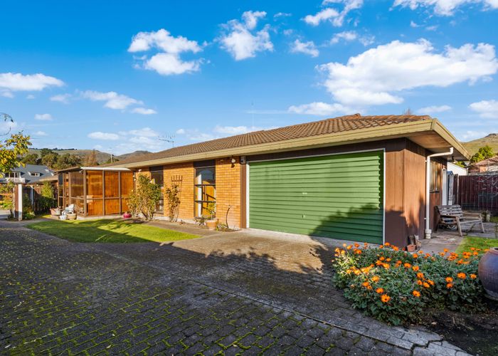  at 2/6 Vega Place, Heathcote Valley, Christchurch