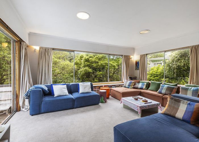  at 42 Silverstream Road, Crofton Downs, Wellington