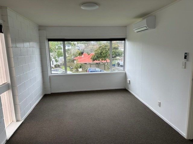  at 1/42 Richards Ave, Forrest Hill, North Shore City, Auckland